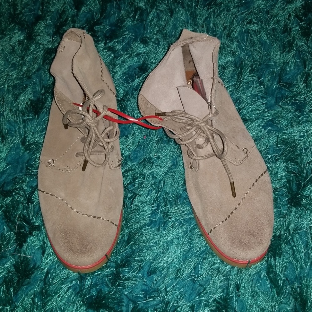 Toms